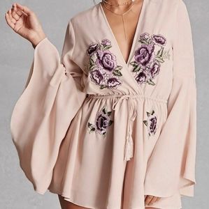 🚫 SOLD 🚫 Selfie Leslie Embroided Romper